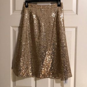 BEAUTIFUL gold sequin skirt! Size small. NWT.